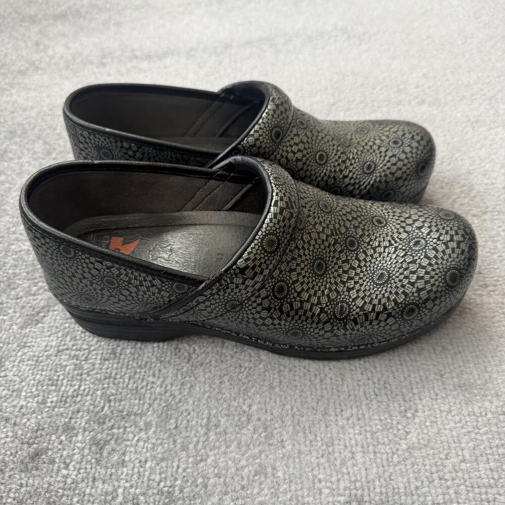 Dansko XP Clogs Shoes Womens Size 41 Silver Geometric Slip Resistant Work - Picture 3 of 12